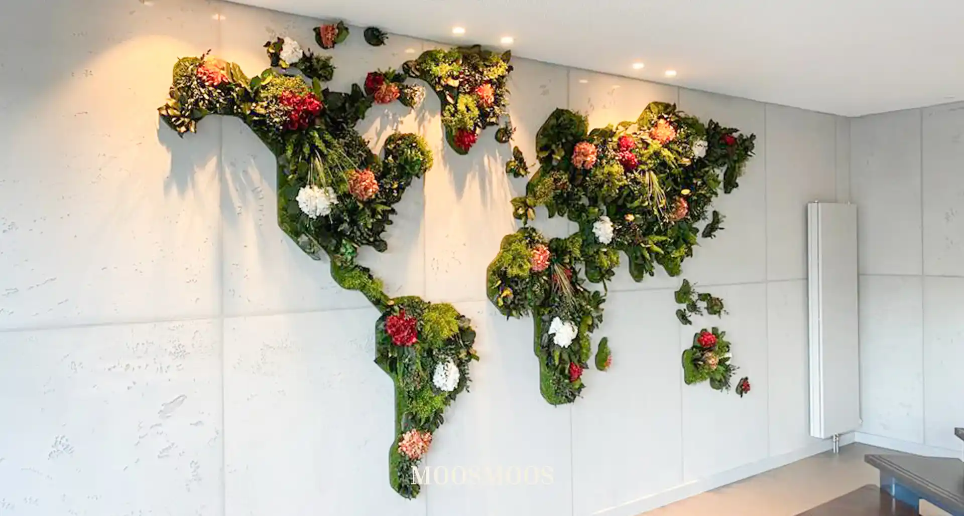 MOOSMOOS Blumenwand / Flowerwall mit echten Blumen, Pflanzen und Moosen
