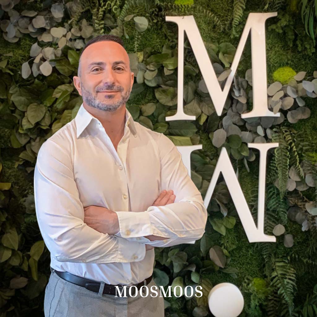MOOSMOOS Vetrieb & Kundendienst für persönliche Beratung kunden für Mooswände, Moosdecken & Moosbilder & Außenfassadenbegrünung Cyril Piazza
